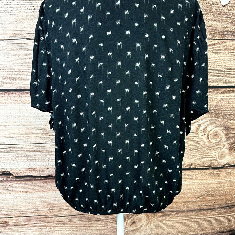 Universal Thread Women’s Rayon Black Abstract Geo… - image 6